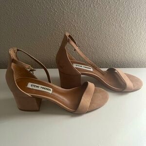 Steve Madden nude beige block heel